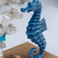 Сувенир полистоун "Рыбки и морской конёк у белых кораллов" 7,5х15,7х19,5 см