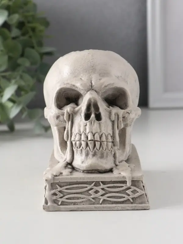 Подсвечник «Череп на пьедестале», 10×7×10.5 см, серый