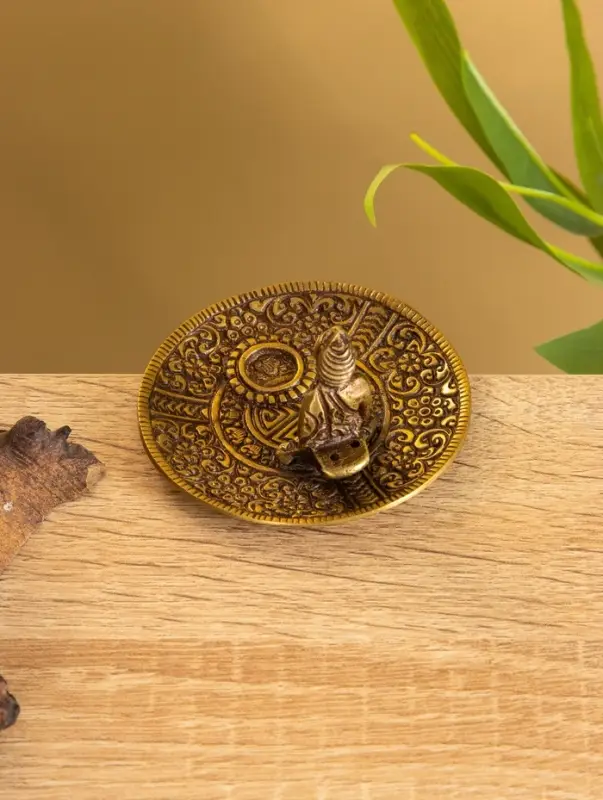 Подставка под благовония  Подставка под благовония "Будда на тарелке" латунь 7 см