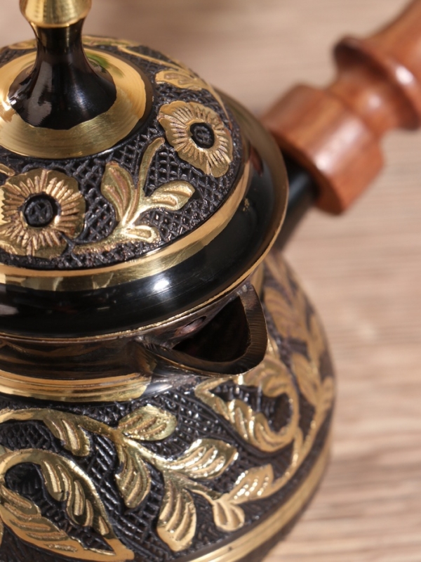 Турка "Чёрное золото" латунь, с крышкой и деревянной ручкой, 250 мл