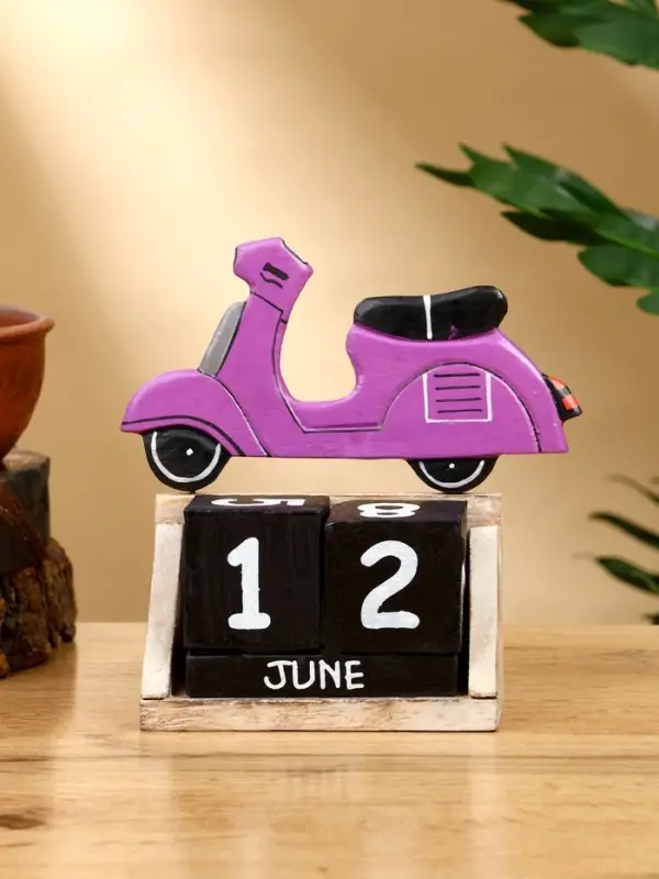 Календарь настольный «Мопед», 14×5.5×14.5 см, дерево, фиолетовый