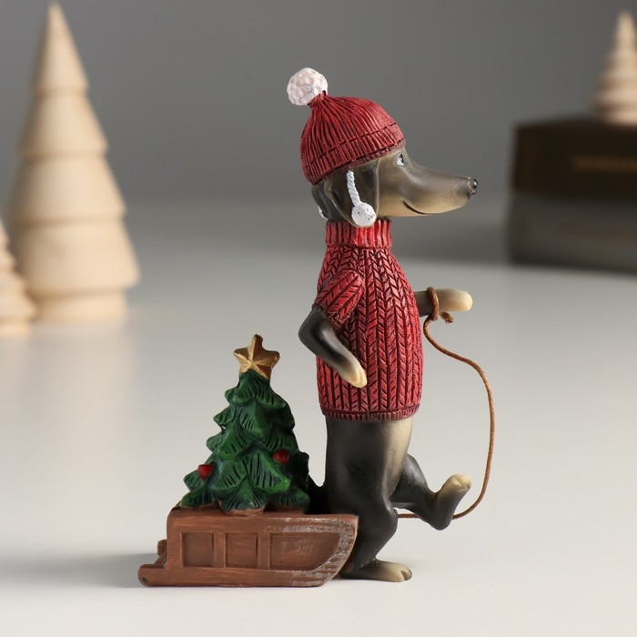 Сувенир полистоун Сувенир полистоун "Такса в свитере и шапке везёт ёлочку на санках" 8х4х12,5 см