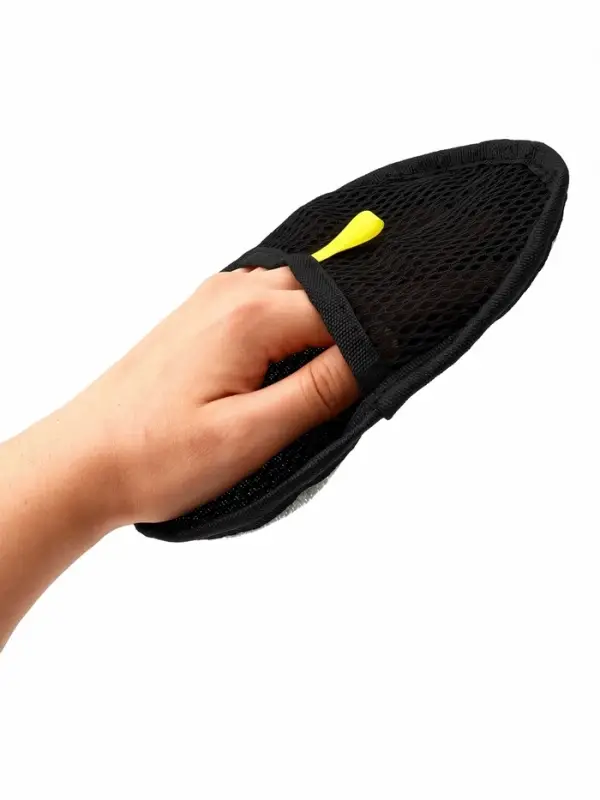 Перчатка-скребок для удаления шерсти и катышков