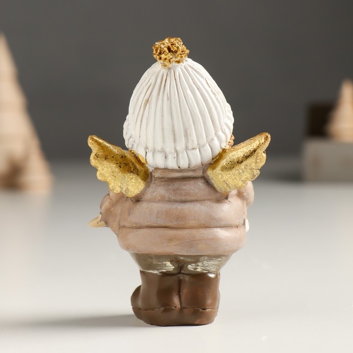 Сувенир полистоун  Сувенир полистоун "Малыш-ангел в пуховике и шапке, с леденцом/звездой" золото МИКС 6х4х9 см   949889