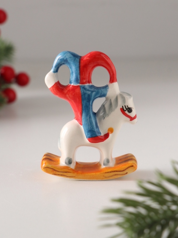 Качалка фарфоровая Качалка фарфоровая "Шут на коне", 9 см