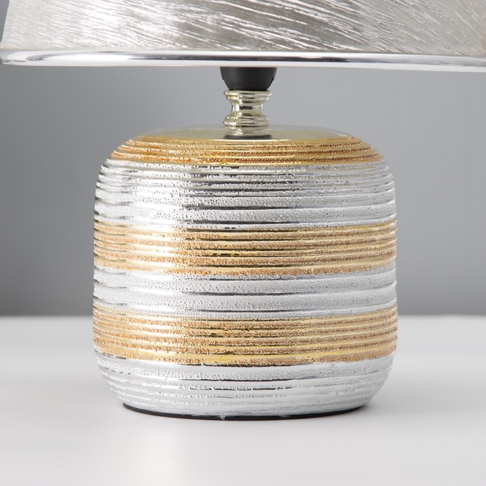 Настольная лампа с абажуром RISALUX «Кэнди», Е14, 40 Вт, 22.5×22.5×34.5 см Настольная лампа с абажуром RISALUX «Кэнди», Е14, 40 Вт, 22.5×22.5×34.5 см