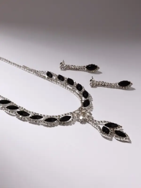 Набор 2 предмета: серьги, колье &laquo;Листопад&raquo;, ромб, чёрно-белый в серебре, 45 см