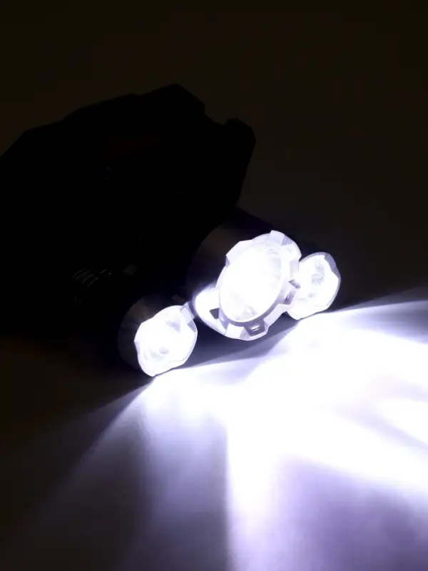 Фонарь налобный аккумуляторный &laquo;Мастер К&raquo;, 10 Вт, 1200 мАч, 600 Лм, 8&times;9&times;6 см