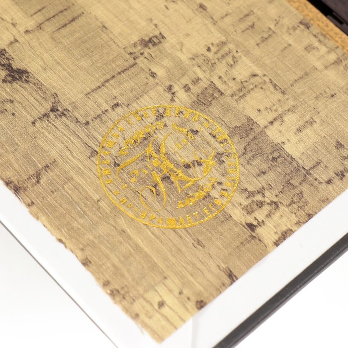 Сейф-книга дерево кожзам "Home. Дизайн" белая 17х11х5 см