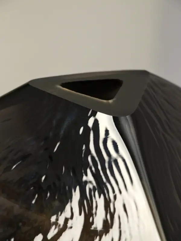 Ваза стекло настольная  Ваза стекло настольная "Джуди" 21х21 см, чёрный