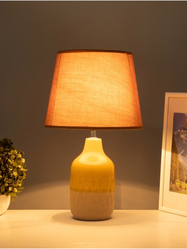Настольная лампа Настольная лампа "Анабелла" 1х15Вт Е14 желтый/бежевый 25х25х41см
