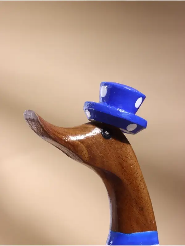 Сувенир &laquo;Утка в розово-голубой одежде&raquo;, 13&times;9&times;27 см, дерево