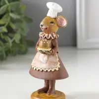 Сувенир полистоун "Мышка-пекарь в тёмном платье, с хлебом" 6х4,5х13 см