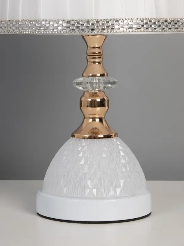 Лампа настольная &laquo;Ким&raquo; 1&times;40 Вт Е27 1&times;5 Вт LED белый/золото 23&times;23&times;40 см