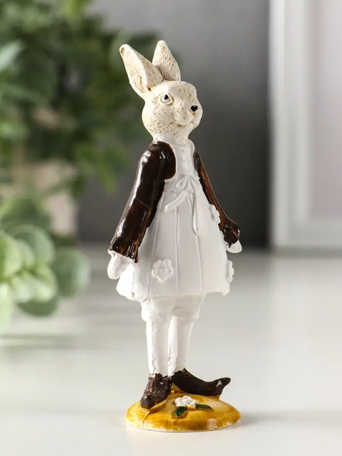 Сувенир полистоун "Нарядный Зайчик/Зайка" МИКС 4,5х3.2х11.5 см Сувенир полистоун "Нарядный Зайчик/Зайка" МИКС 4,5х3.2х11.5 см