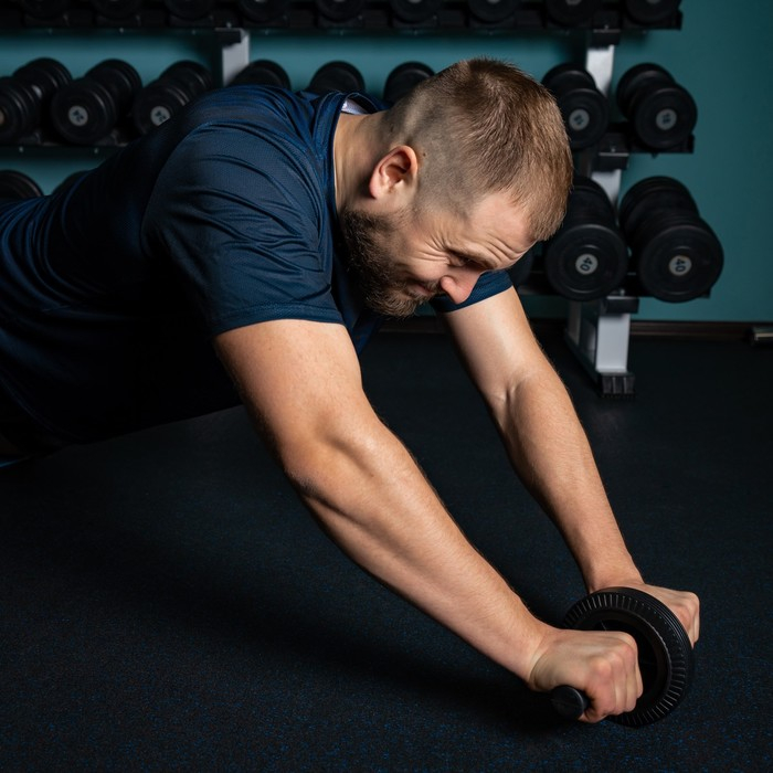 Ролик для пресса ONLYTOP, 27х14 см, с ковриком, цвет чёрный Ролик для пресса ONLYTOP, 27х14 см, с ковриком, цвет чёрный