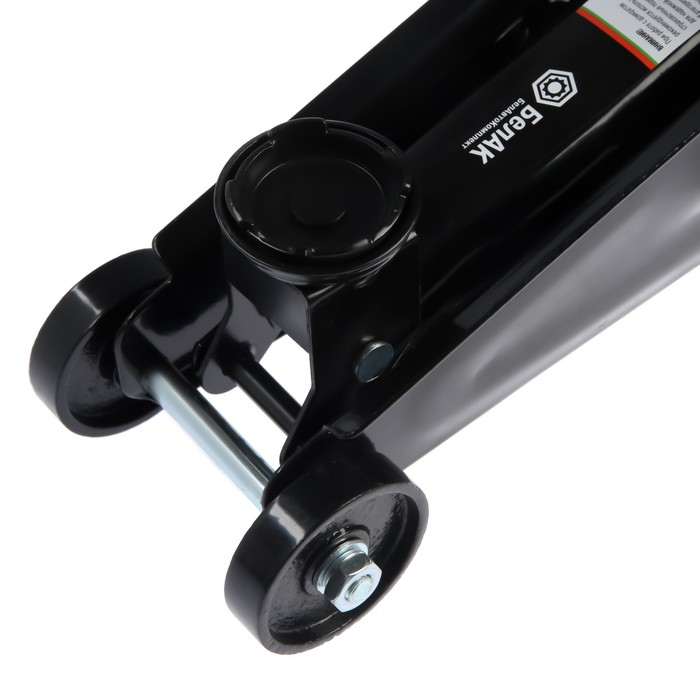 Домкрат подкатной  Домкрат подкатной "БелАК" БАК.00053, 2 т, высота подъема 135-320 мм