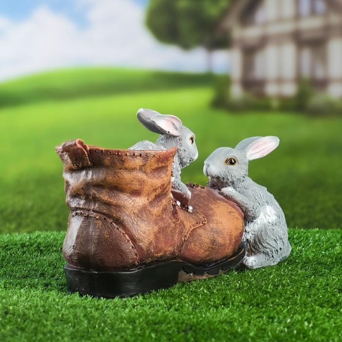 Фигурное кашпо  Фигурное кашпо "Башмак с зайчиками" 26х12х15см