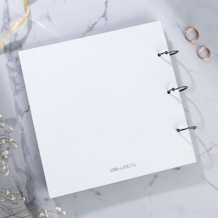 Книга пожеланий на свадьбу в деревянной обложке «Розы».