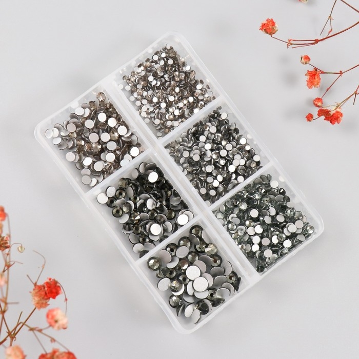 Декор для творчества стекло Декор для творчества стекло "Стразы. Прозрачно-серый" d=2-4,8 мм н-р 1188 шт 6х8х1,5 см