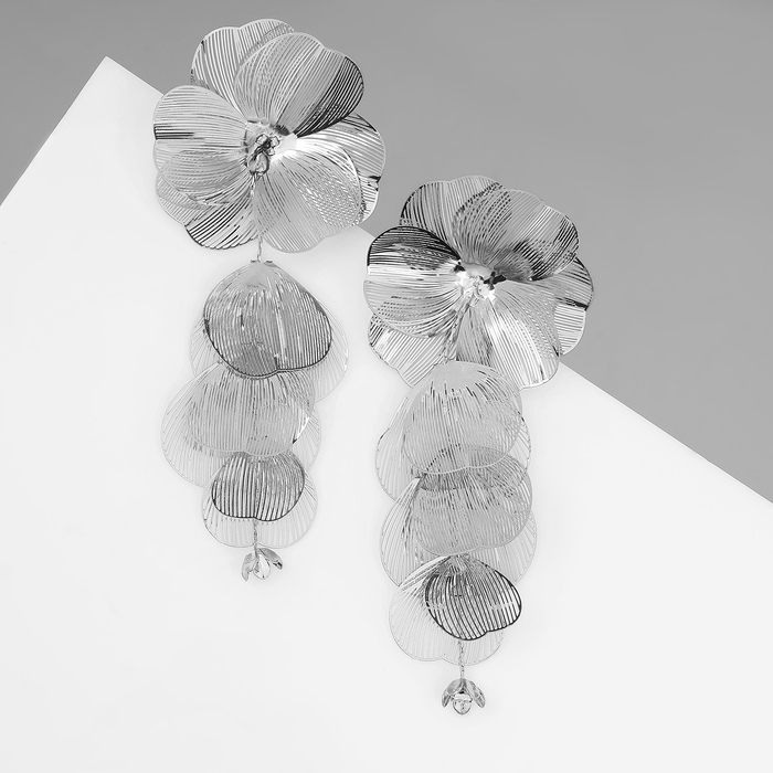 Серьги висячие &laquo;Цветок&raquo; каталея, цвет серебро, 10см