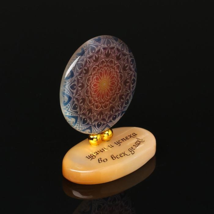 Изделие на подставке №3 Изделие на подставке №3"Мандала", селенит