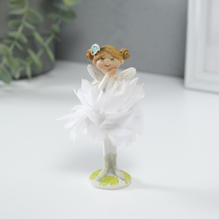 Сувенир полистоун  Сувенир полистоун "Девочка в платье из белых цветов" 6х5х10,5 см