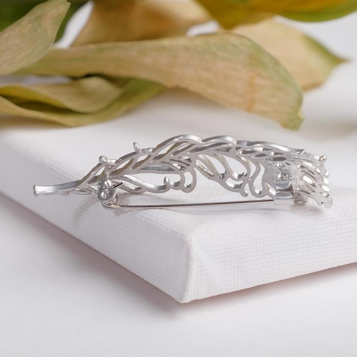 Брошь «Перо», цвет зелёный в матовом серебре Брошь «Перо», цвет зелёный в матовом серебре