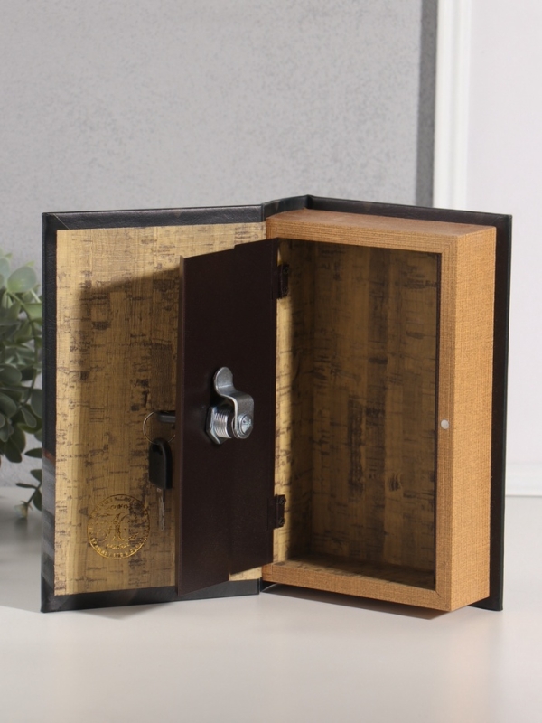 Сейф-книга дерево кожзам "Уильям Шекспир. Король Лир" тиснение 21х13х5 см