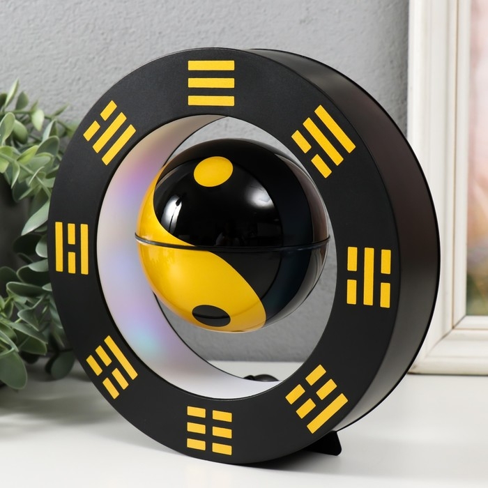 Левитирующий сувенир свет  Левитирующий сувенир свет "Инь-ян в круге" чёрный шар d=8,5 см 22х8,5х22 см