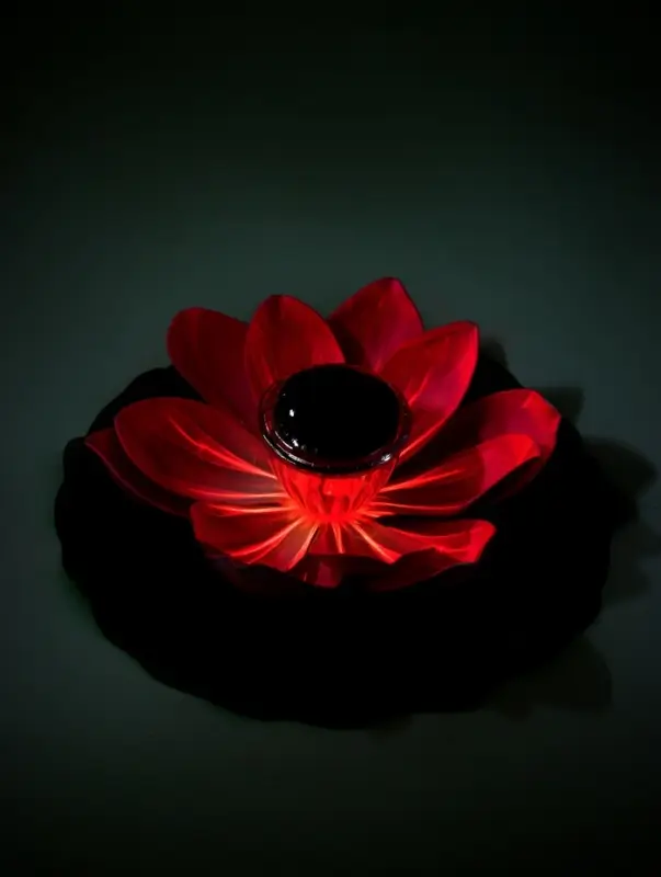 Садовый светильник для водоемов 28 х 28 х 9 см на солнечной бат-е Садовый светильник для водоемов 28 х 28 х 9 см на солнечной бат-е "Лотос" лиловый N009