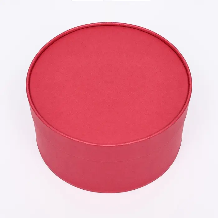 Подарочная коробка круглая, красный бархат, завальцованная без окна, 21&times;11 см