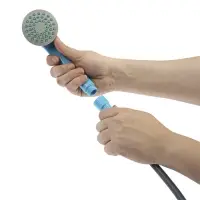 Портативный походный душ ZEIN: лейка, шланг, помпа с USB-кабелем, держатель, крючок