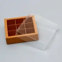 Коробка для 9 конфет, крафт с прозрачной крышкой, 13.7&times;13.7&times;3.5 см
