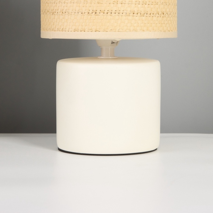 Лампа настольная Лампа настольная "Лиза" 1х40Вт Е14 белый 13х13х24см