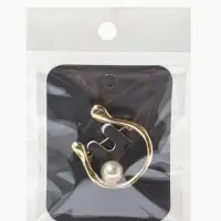 Брошь &laquo;Подкова&raquo;, с бусиной №10, цвет белый в золоте