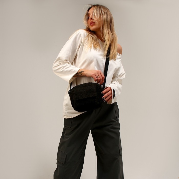 Плюшевая сумка тедди кросс-боди, чёрная Плюшевая сумка тедди кросс-боди, чёрная