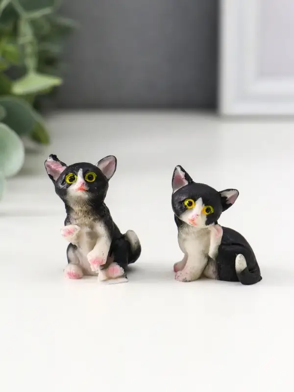 Фигурка полистоун &laquo;Чёрно-белый котёнок&raquo;, 2.2&times;3&times;4.4 см, МИКС