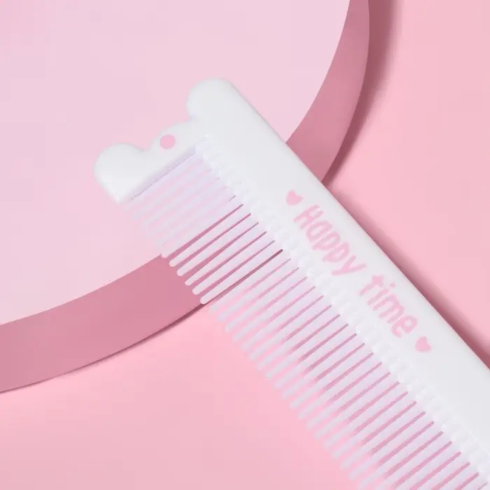 Расчёска фигурная «Зайка», 14.7×3.8 (±1) см Расчёска фигурная «Зайка», 14.7×3.8 (±1) см