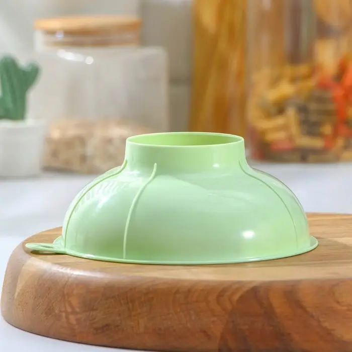 Воронка для банок с широкой горловиной, d=15 см (6,5 см), цвет МИКС Воронка для банок с широкой горловиной, d=15 см (6,5 см), цвет МИКС