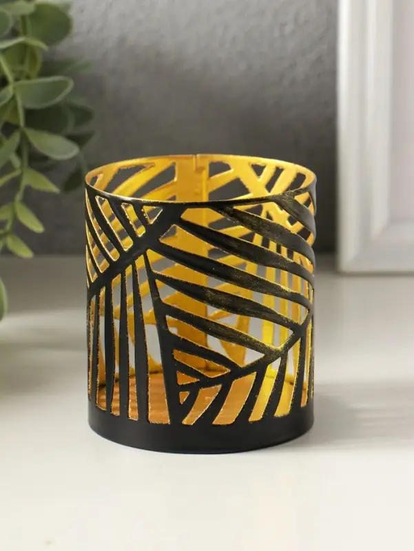 Подсвечник "Цилиндр №3" металл 7,5х7,5х8 см, черный с золотом