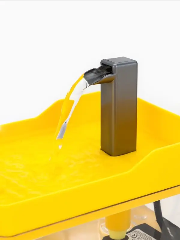 Фонтан для кошек и собак 1,5 л, 16,5 х 11,5 х 12 см, евророзетка, жёлтый Фонтан для кошек и собак 1,5 л, 16,5 х 11,5 х 12 см, евророзетка, жёлтый