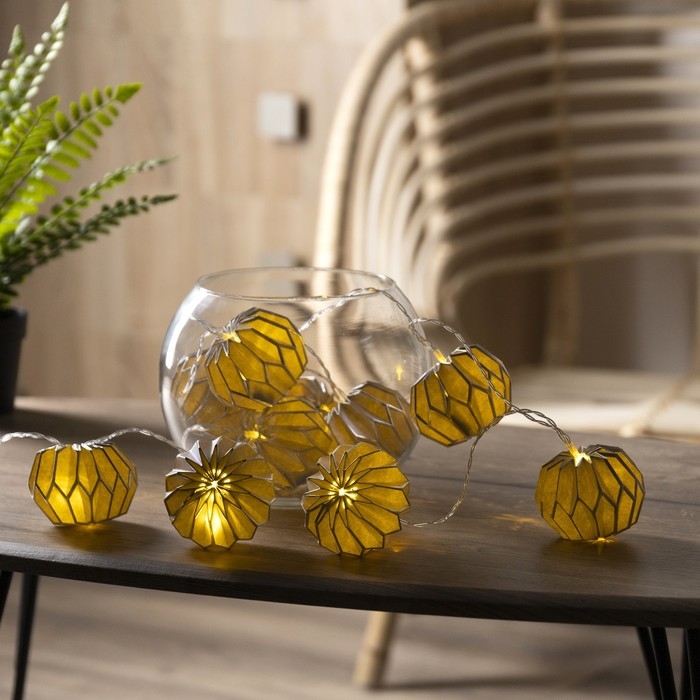 Гирлянда «Нить» 2 м с насадками «Синий фонарик», IP20, прозрачная нить, 10 LED, батарейки AAx2 (нет в комплекте), свечение тёплое белое Гирлянда «Нить» 2 м с насадками «Синий фонарик», IP20, прозрачная нить, 10 LED, батарейки AAx2 (нет в комплекте), свечение тёплое белое