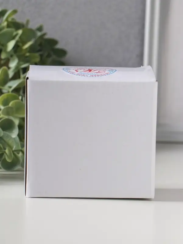 Сувенир полистоун "Зайчик в голубых шортиках на лямках, с морковкой" 5х3х9,5 см