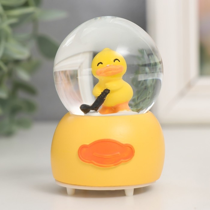 Сувенир полистоун водяной шар свет Сувенир полистоун водяной шар свет "Развлечения утёнка" МИКС 7х5х5 см