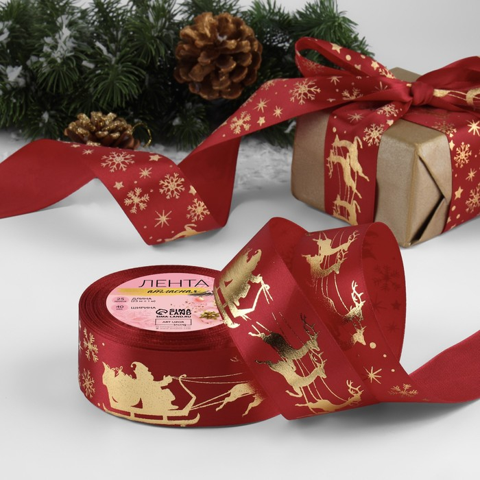 Лента атласная с тиснением «Олени в упряжке», 40 мм, 23 ± 1 м, цвет красный/золотой №33 Лента атласная с тиснением «Олени в упряжке», 40 мм, 23 ± 1 м, цвет красный/золотой №33
