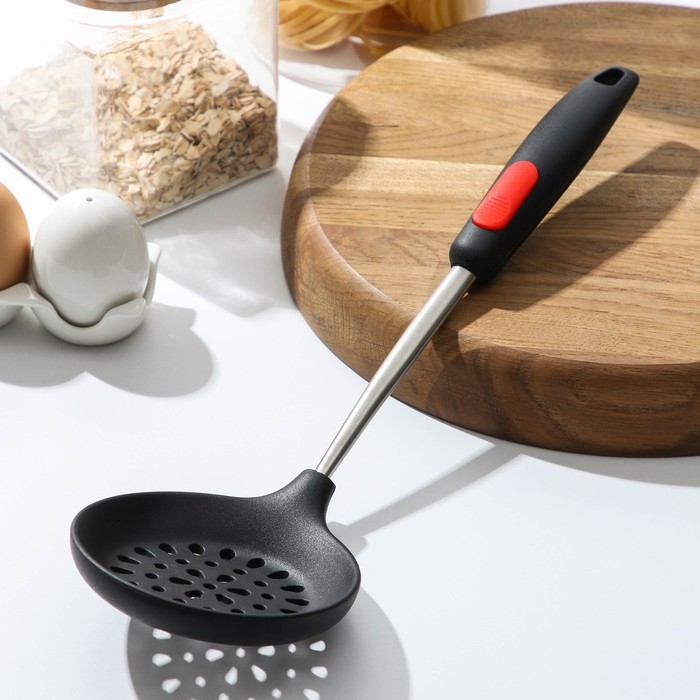 Шумовка Доляна «Чили», 37,5 см, цвет чёрно-красный Шумовка Доляна «Чили», 37,5 см, цвет чёрно-красный