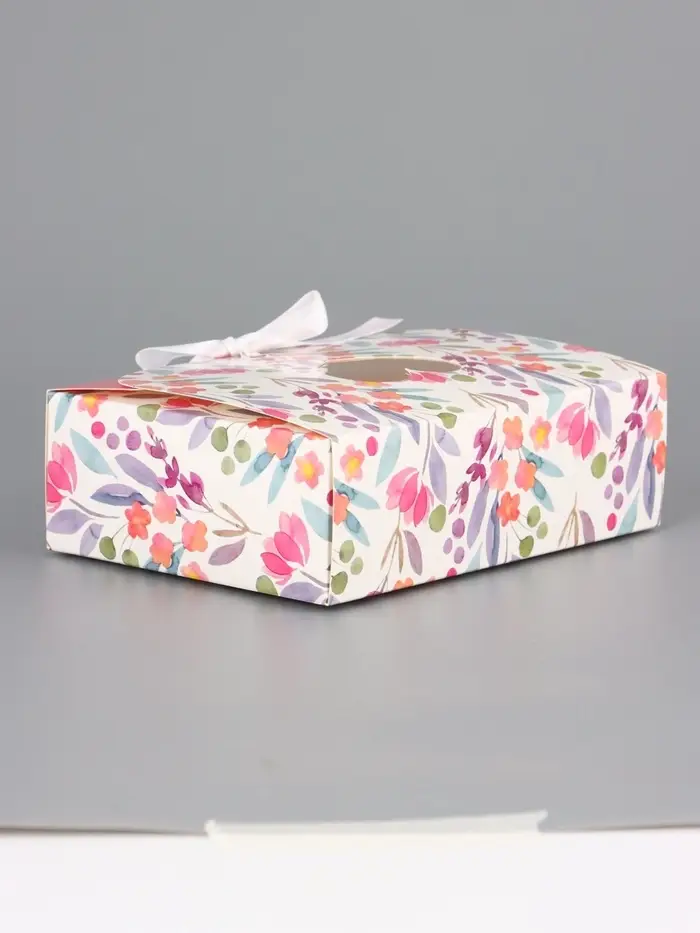 Подарочная коробка сборная с окном «Розовые цветы», 16.5×11, 5×5 см