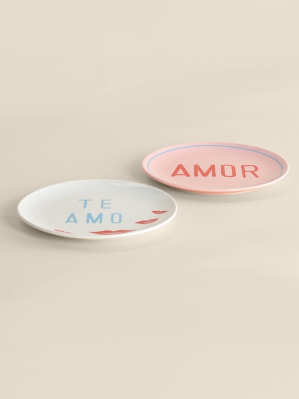 Тарелки SL Home «Уроки испанского: Amor - Te amo», d=22 см, набор 2 шт., фарфор, белые, розовые Тарелки SL Home «Уроки испанского: Amor - Te amo», d=22 см, набор 2 шт., фарфор, белые, розовые