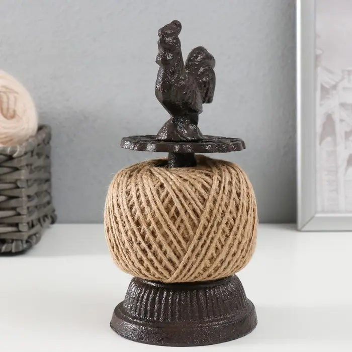 Сувенир катушка для ниток чугун  Сувенир катушка для ниток чугун "Петушок" 10х10х20 см